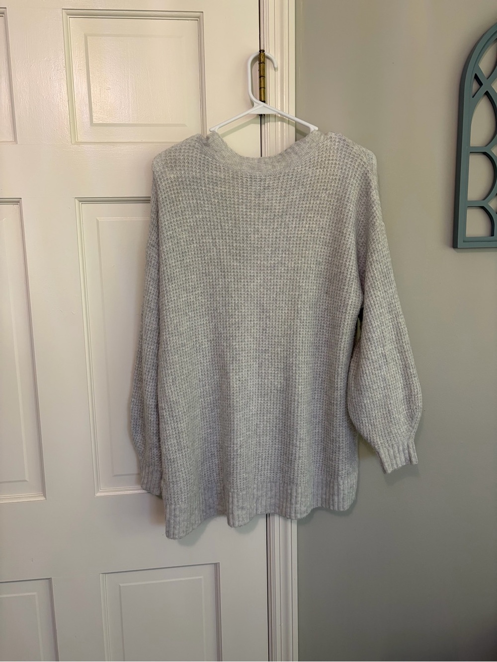 American Eagle Outfitters Lightweight V-Neck Sweater in Heather Gray - Picture 2 of 3